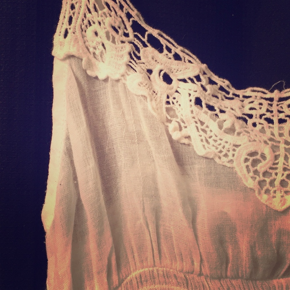 White tank/blouse
